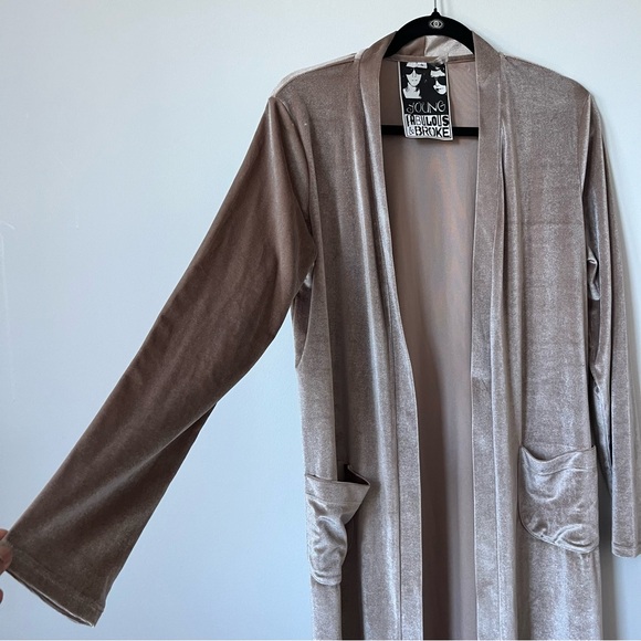REVOLVE | Young fabulous & broke cream velvet duster small - Picture 4 of 9